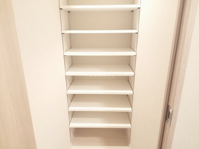 ＯＲＳＵＳ赤羽イーストの収納|シューズボックスです☆
