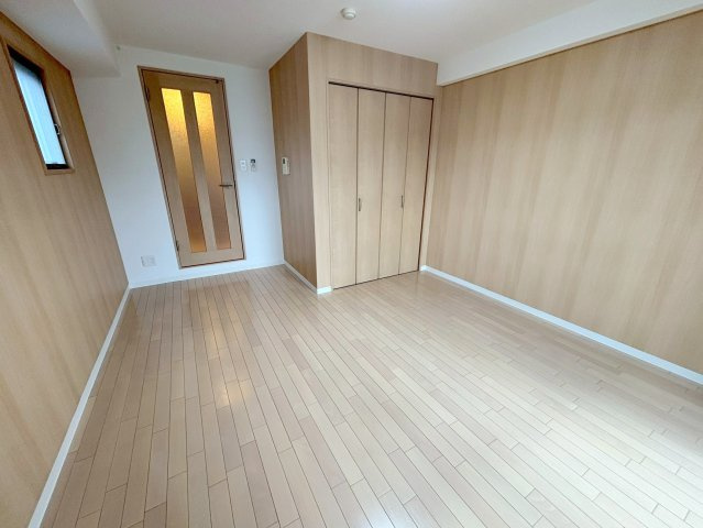 ルミエール新大阪の洋室