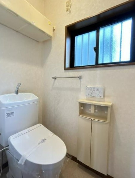 【中古】入間郡毛呂山町南台中古住宅のトイレ|シンプルなトイレスペースです♪