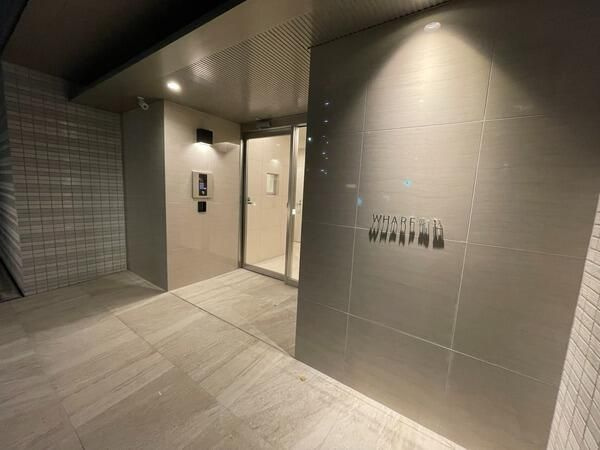 ＷＨＡＲＦ駒込のエントランス
