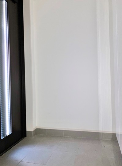 中落合戸建の玄関