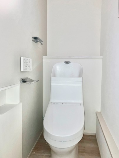 中落合戸建のトイレ