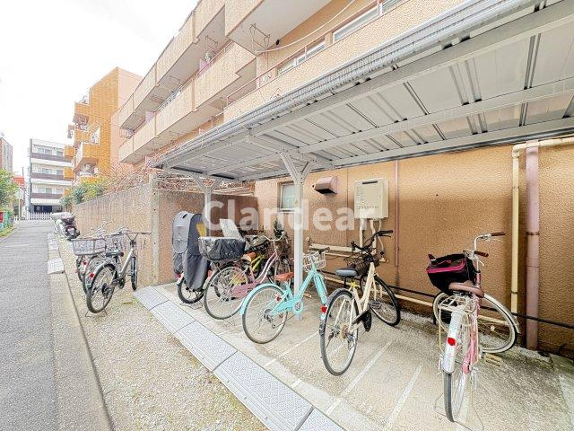 エルアルカサル尾久の駐輪場|敷地内駐輪スペース完備！屋根付きの為、雨の日も安心です♪※空き状況等はお気軽にお問い合わせください(^^)