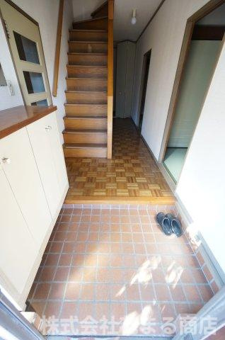 西千葉戸建貸家の玄関|物件、駅でお待ち合わせでのご案内歓迎！