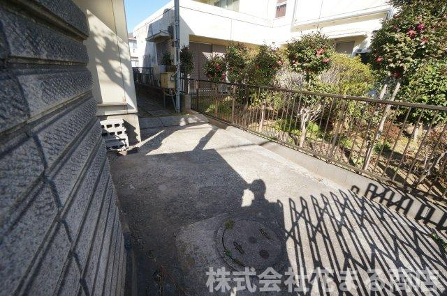 西千葉戸建貸家の駐車場|物件、駅でお待ち合わせでのご案内歓迎！