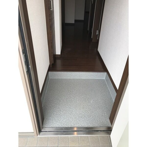 リーブル　シルクロード　　　刈谷市近郊の賃貸はクラスホームの玄関|同物件の別部屋になります。