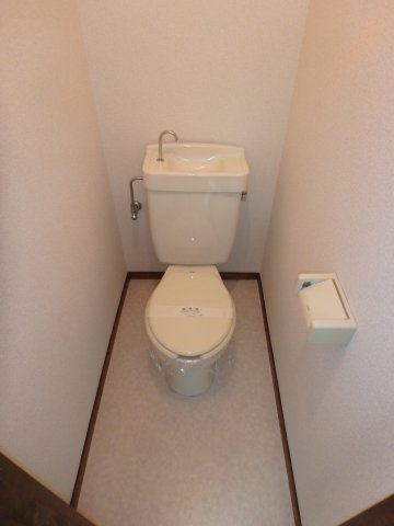 ウイング白金Bのトイレ|退去前の為、以前の写真です。