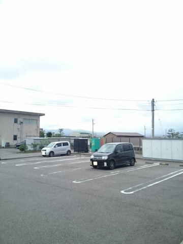 アクティブＹ２１　Ａの駐車場