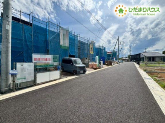 東松山市石橋　第1期　新築一戸建て　ワイウッドコート　05の前面道路含む現地写真