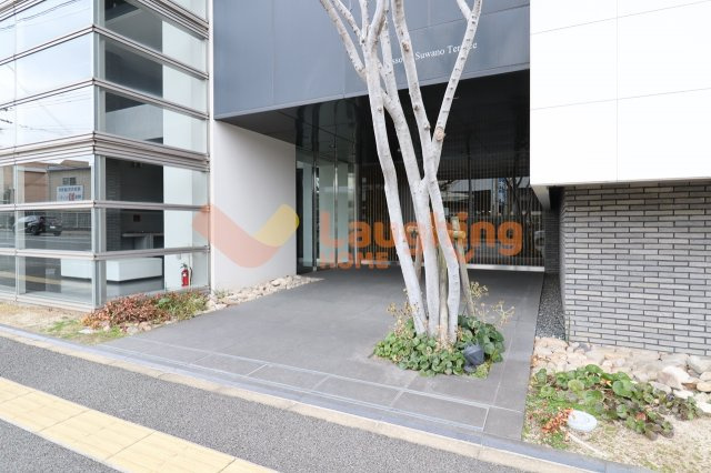 久留米市諏訪野町の賃貸マンションのエントランス|ゆとりのあるエントランスです