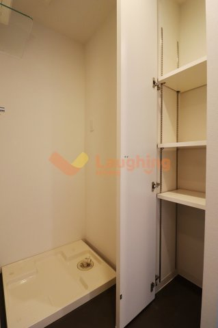 久留米市諏訪野町の賃貸マンションの洗面所|洗面所にも収納場所があります