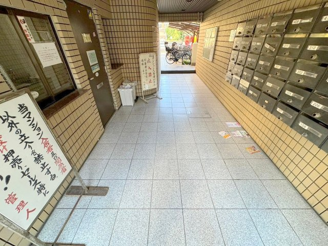 フローライト豊里1のロビー