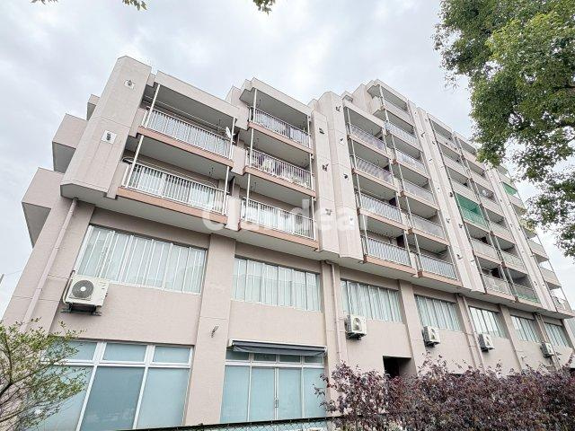 いづみハイツ竹の塚の外観|ドキドキの新生活も、安心してスタート。ぴったりの住まいを見つけませんか？クランディアが一緒に住まい選びをサポートします‼　まずは、お気軽にお問合せください　＃クランディア