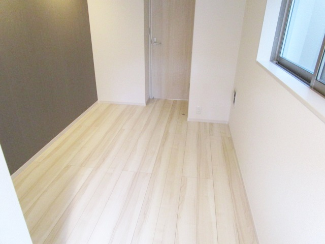 ラ・ルーチェの寝室|人気のフローリングです。