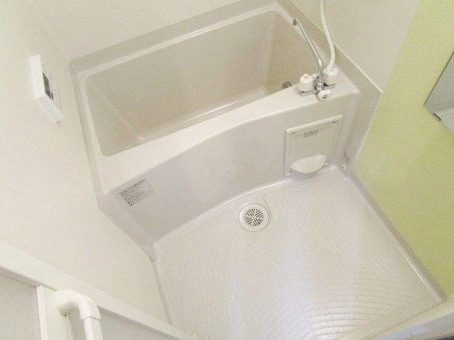 ラ・ルーチェの浴室|清潔感のあるバスルームです。