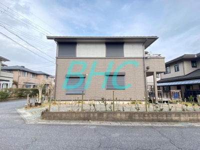 【外観】 | 青山７丁目 | 街に溶け合う美しい景観を生みだしているにも関わらず、採光や風通しを考えて設計された間取り。