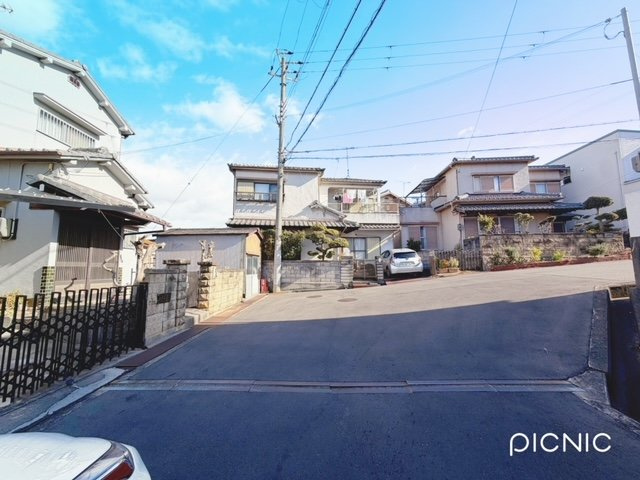 戸建　魚住町西岡の前面道路含む現地写真|前面道路含む現地写真です