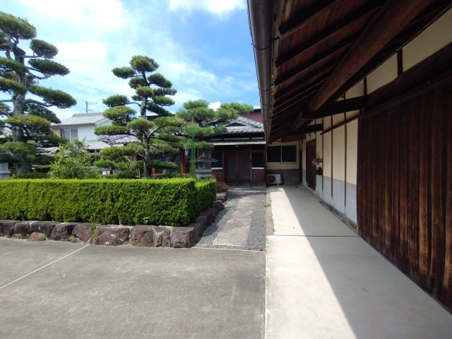 岩岡町野中中古戸建の外観|外観は落ち着いています