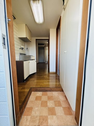 コーポサンクスの玄関