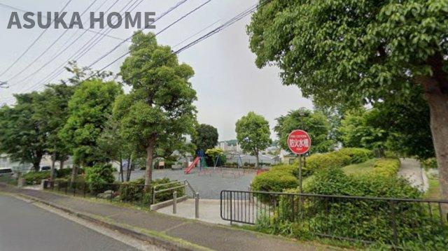 横浜市戸塚区上倉田町の庭|上倉田水神ヶ谷公園です。徒歩６分になります。