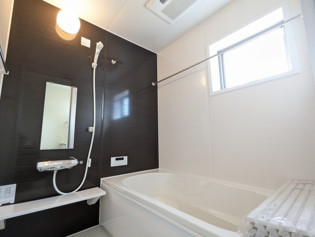 ひたちなか田宮原　1期の浴室|広々とした浴槽で足を伸ばせて１日の疲れ～リラックスタイムを楽しもう～！