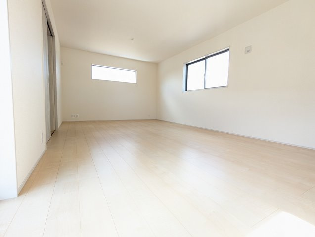 ひたちなか田宮原　1期の洋室|フローリングの部屋は家具やインテリアともマッチしてお洒落感が出やすく身の周りの整理がしやすく魅力的です～♪