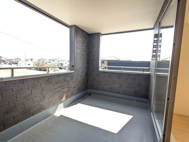 ひたちなか田宮原　1期のバルコニー|インナーバルコニーなのでたくさんの洗濯物が干せますし少しの雨でも濡れず魅力的です。