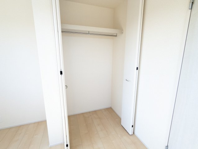 ひたちなか田宮原　1期の収納|広々クローゼットがあり、お部屋をすっきりとお使いいただけます。