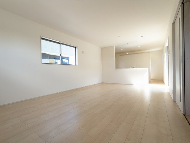 ひたちなか田宮原　1期の居間・リビング|一日の長い時間を過ごすリビング♪
自然と家族が集まれる空間！！家族団らんの時間を優しく見守るリビング♪