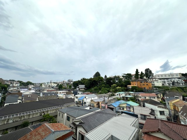 サングレイス横浜蒔田の展望|駅徒歩５分でこの眺望です。ぜひこの開放感を現地でご覧になって下さい。