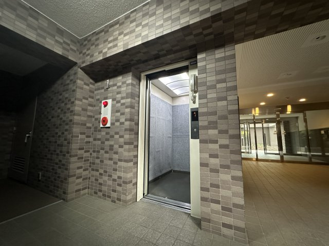 サングレイス横浜蒔田のその他共用部分|エレベーターが備わっています。