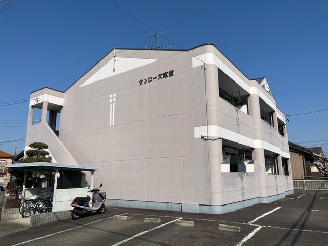 サンローズ東浦の駐車場