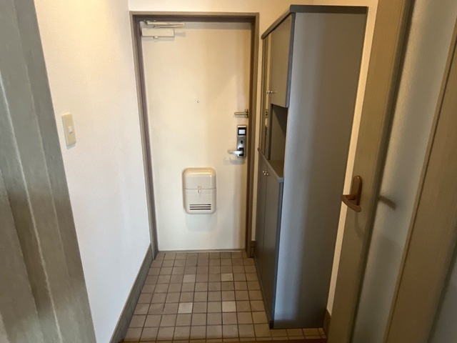 サンローズ東浦の玄関