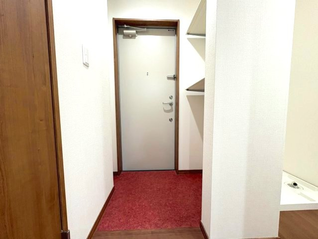 ラ・メール本町B棟の玄関