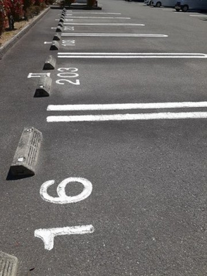 【駐車場】 | オーブ　Ⅱ | 車をお持ちの方に嬉しい駐車場付きの物件です