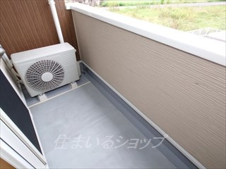 アヴェイラブルＢ棟のバルコニー