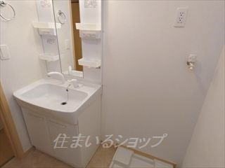 アヴェイラブルＢ棟の洗面所|シャンプードレッサー
