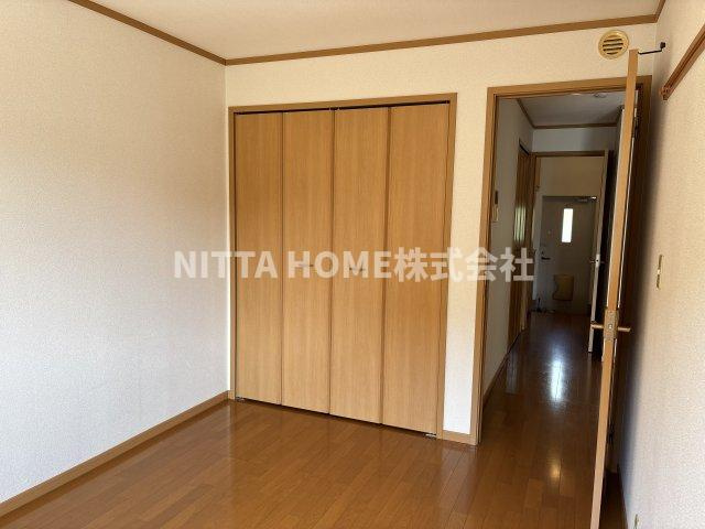 ハイファイン藤の内装|洋室についている収納です★