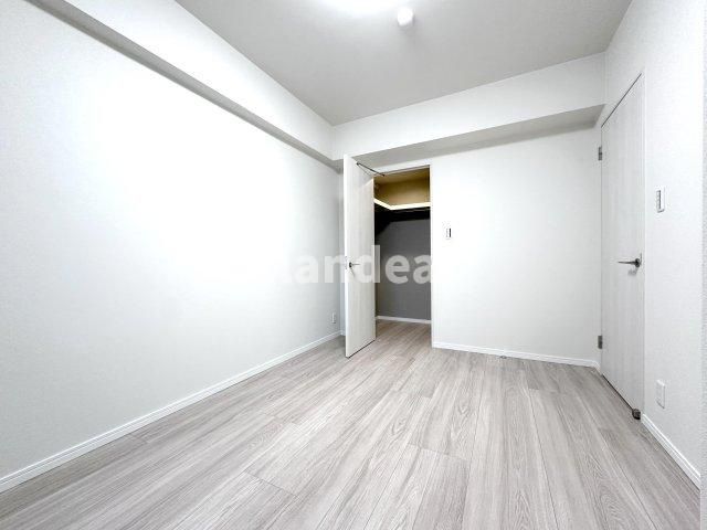 ライフピア草加グランドステージの洋室|ドキドキの新生活も、安心してスタート。ぴったりの住まいを見つけませんか？クランディアが一緒に住まい選びをサポートします‼　まずは、お気軽にお問合せください　＃クランディア