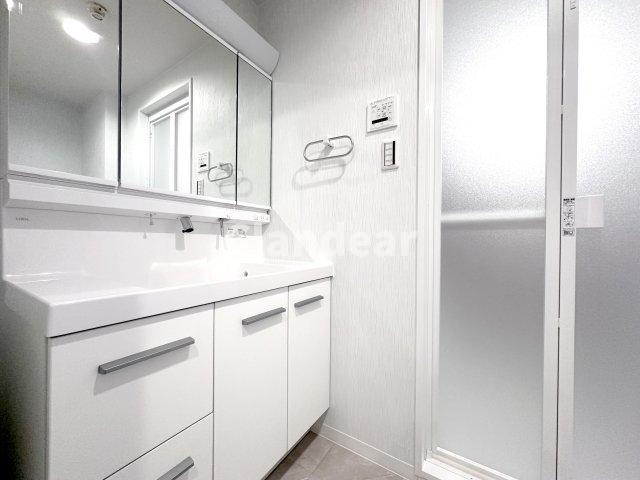 ライフピア草加グランドステージの独立洗面台|ドキドキの新生活も、安心してスタート。ぴったりの住まいを見つけませんか？クランディアが一緒に住まい選びをサポートします‼　まずは、お気軽にお問合せください　＃クランディア