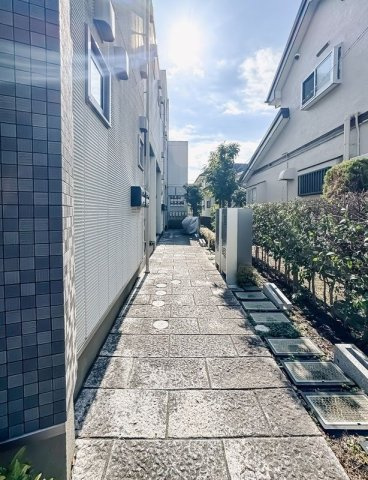 パラディ成城のエントランス