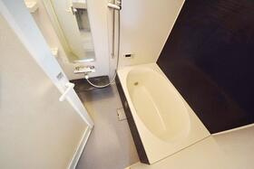 パラディ成城の浴室|※別部屋参照