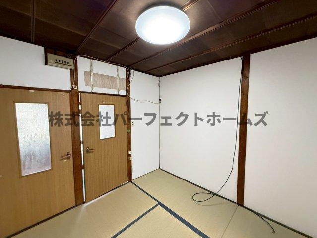 御幸東町テラスハウス　賃貸の和室|い草の香りが落ち着く素敵な和室です