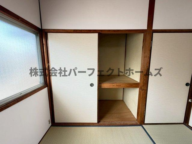 御幸東町テラスハウス　賃貸の収納|こまごまとしたものを収納できそうですね