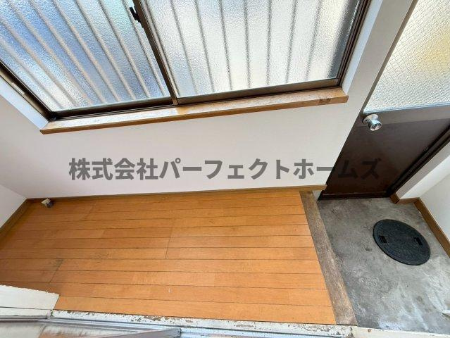 御幸東町テラスハウス　賃貸の洗面所|コンパクトで使いやすいスペース