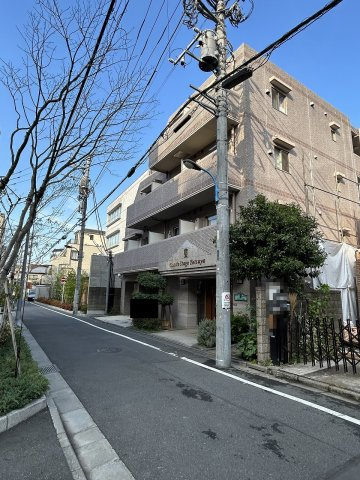 キャッスルステージ四谷の外観