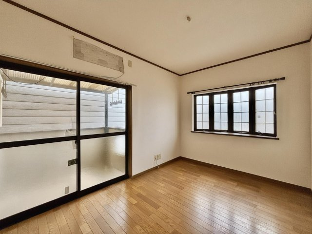 宇治市伊勢田町砂田の寝室|※本画像は空室時の写真を加工し、家具・小物等を撤去したイメージです。
実際の仕様とは異なる場合がございます。