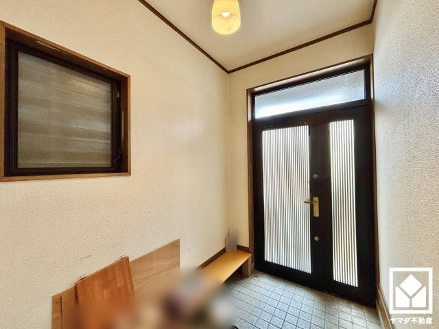 宇治市伊勢田町砂田の玄関