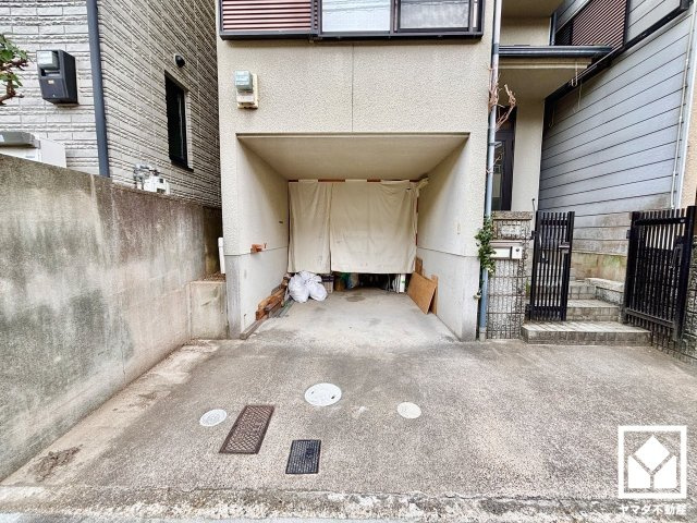 宇治市伊勢田町砂田の駐車場