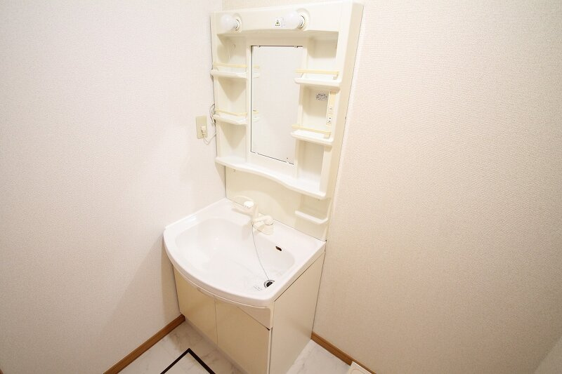 ファミーユ21 A・B棟の洗面所|広い洗面スペース